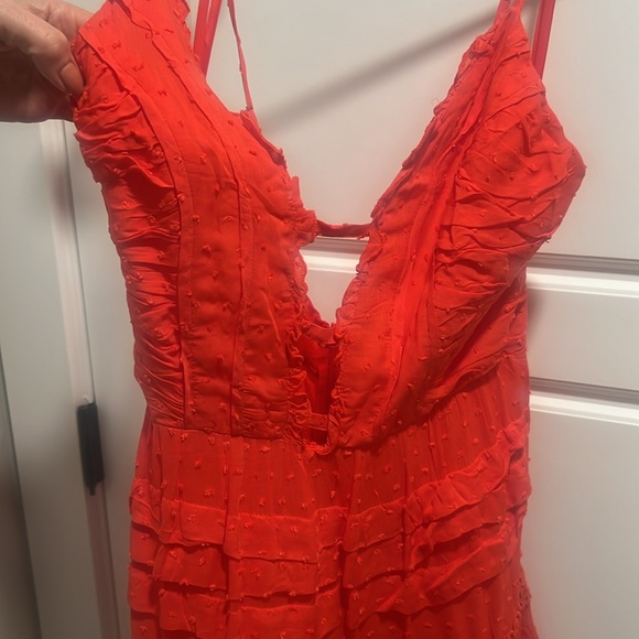 RILEY DEEP V-NECKLINE RUFFLE DETAIL DRESS RED - Picture 5 of 5